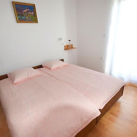 Apartments Vera Malinska Luaran gambar