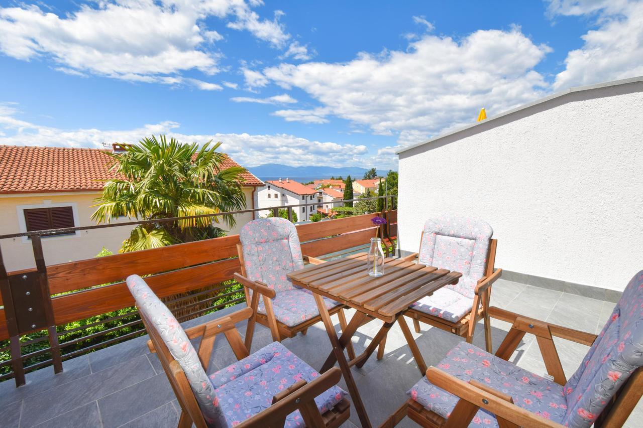 Apartments Vera Malinska Luaran gambar